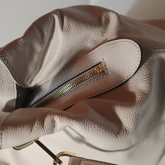 Michael Kors Raven Large Leather Shoulder Bag Creme NWOT - Picture 13 of 13